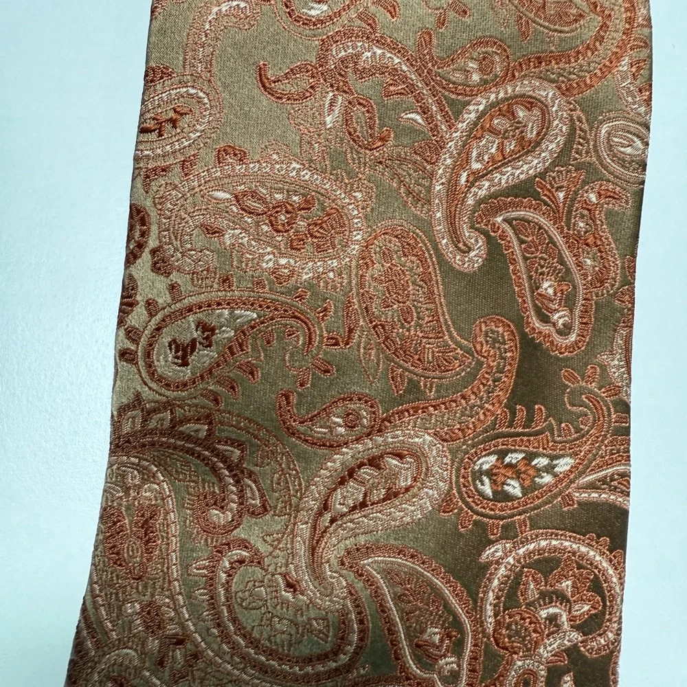 Paisley Silk Tie in Gold and‎ Rust